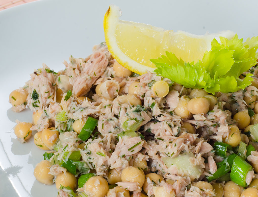 Tuna Salad with Chickpeas