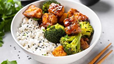 General Tso’s Tofu with Broccoli