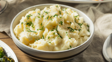 A bowl of mashed potatoes and cauliflower