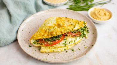 Quinoa, Spinach & Hummus Egg White Wraps