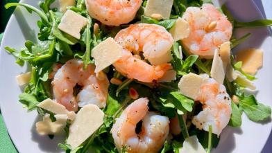 lemony arugula shrimp salad