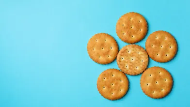 6 salt-free gluten-free round crackers