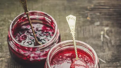 two open jars of sugar-free fruit jams