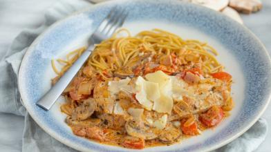 Pesto Chicken with Vegetables and Spaghetti