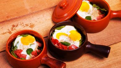 Spinach, Tomato and Feta Cheese Baked Egg