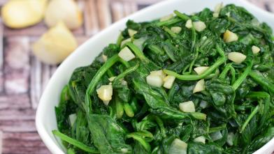 Spinach Sautéed in Garlic and Oil