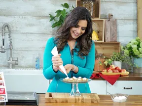 Video: Perfect Pumpkin Pie-lets 
