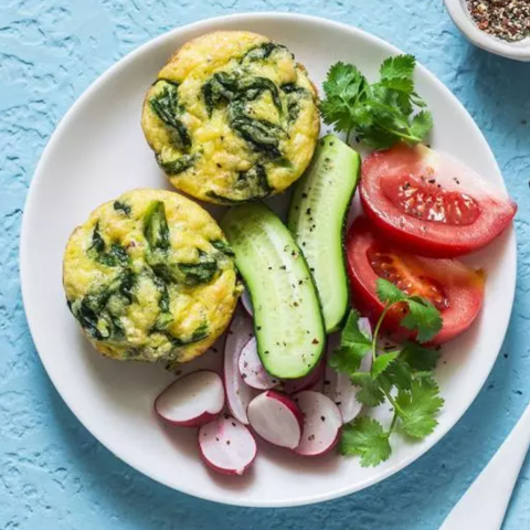 Two egg muffins with non-starchy veggies for a diabetic friendly diet