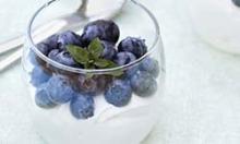 092_diabetic-breakfast-Blueberry-Lemon-Yogurt-Parfait_iStock16784262_021618_250x200.jpg