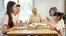How Family Meals Provide Health Benefits