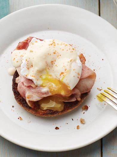 Eggs Benedict with Silken Hollandaise Sauce