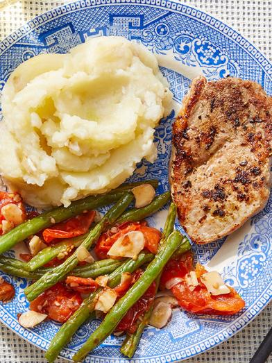 Tuscan-Spiced Pork & Mashed Potatoes with Green Beans and Roasted Tomato Dressing