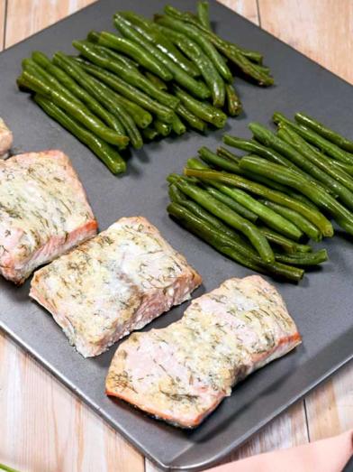 Sheet Pan Salmon and Green Beans