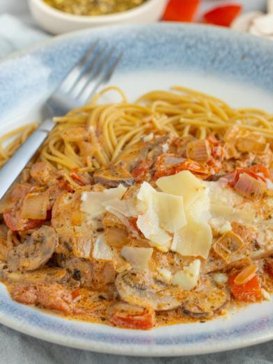 Pesto Chicken with Vegetables and Spaghetti