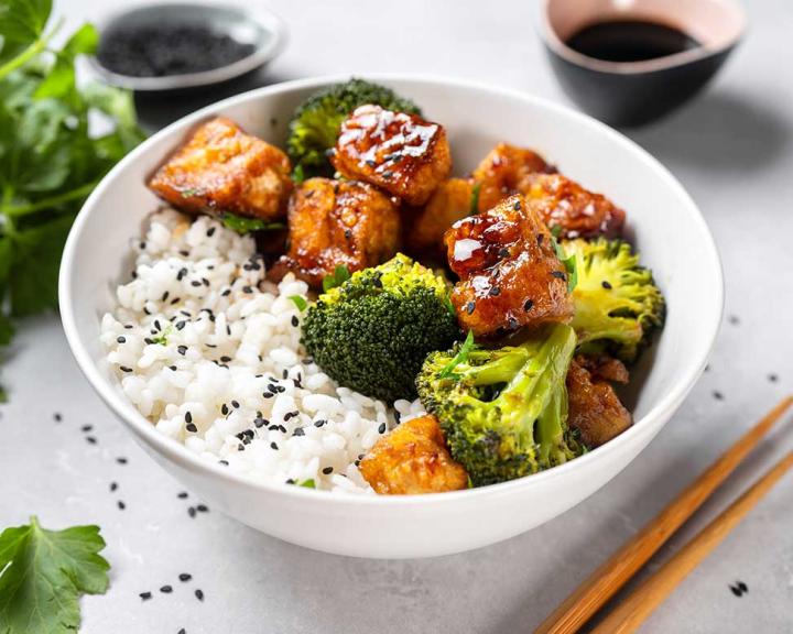 General Tso’s Tofu with Broccoli