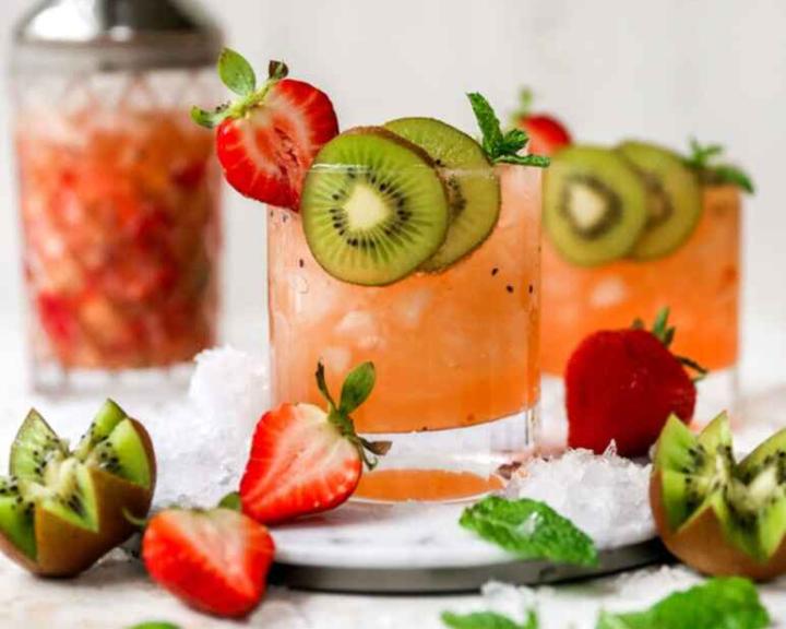 Strawberry Kiwi Spritzer