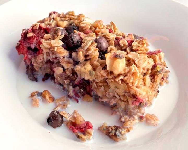 Triple Berry Baked Oats