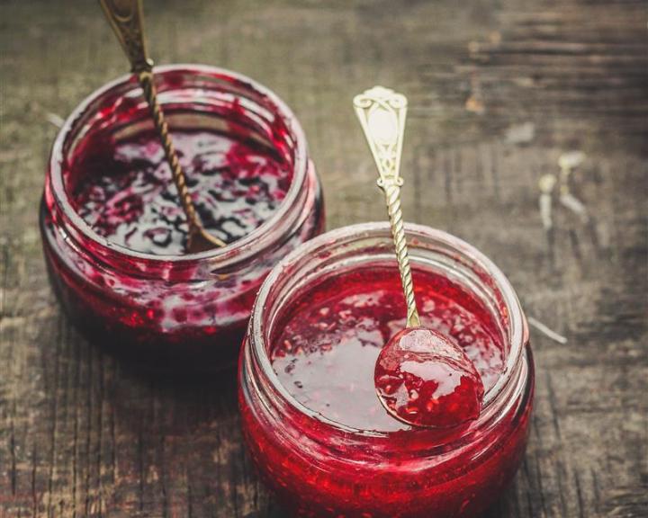 two open jars of sugar-free fruit jams