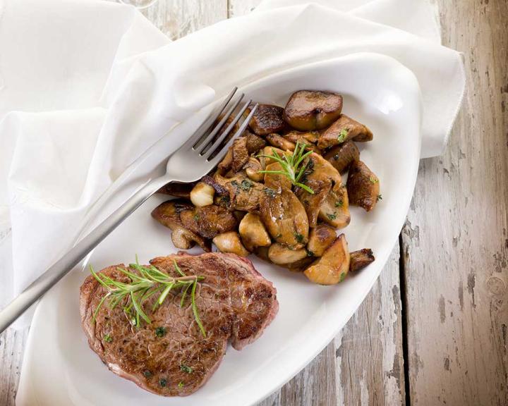 Grilled Steak with Mushrooms