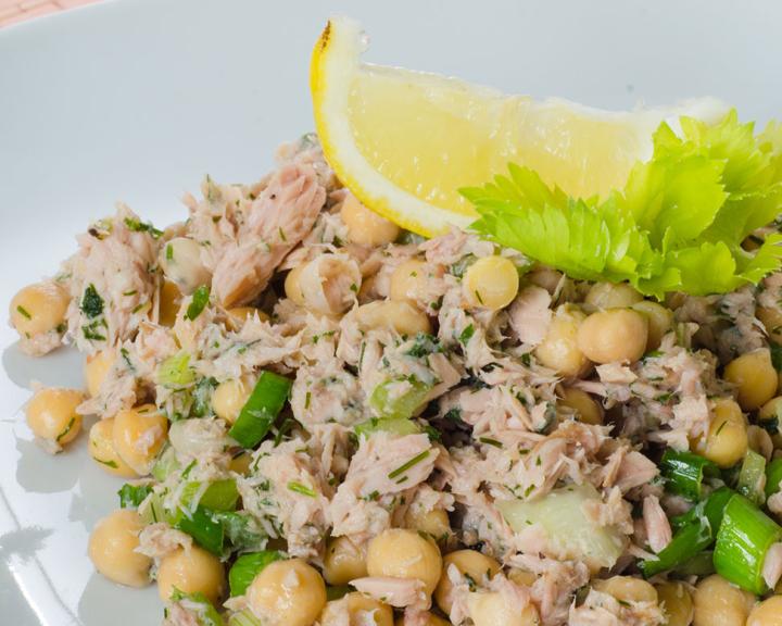 Tuna Salad with Chickpeas