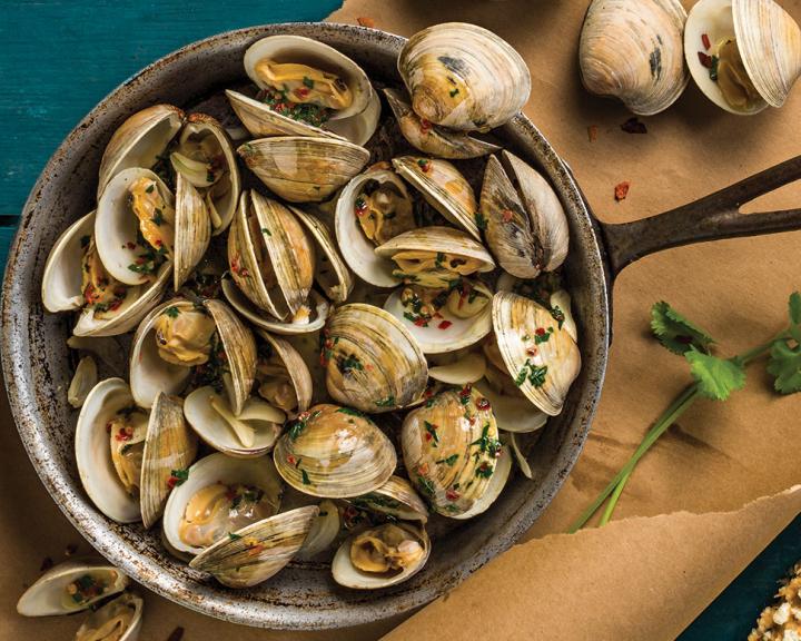 Grilled Clams With Garlic (Butter) And Lime