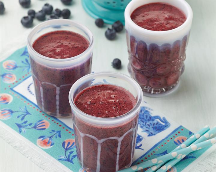 Almond, Wild Blueberry, And Flax Smoothie