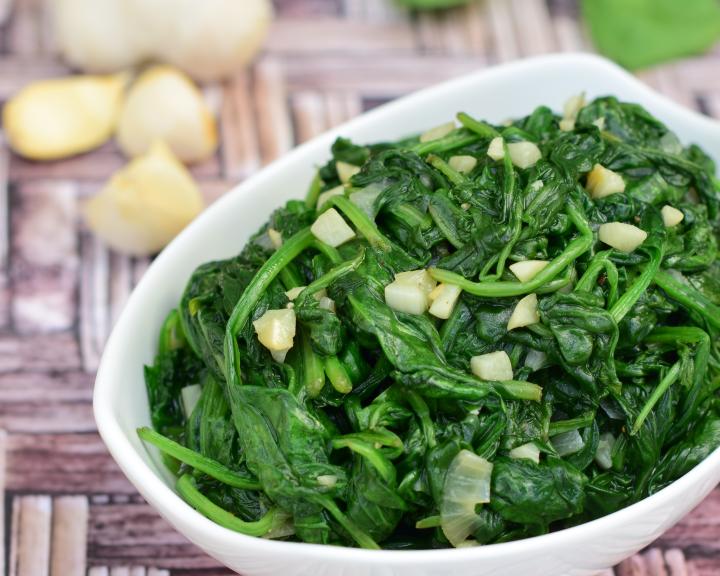Spinach Sautéed in Garlic and Oil