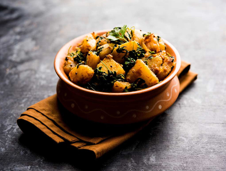 Spinach and Sweet Potato Curry (Saag Aloo)